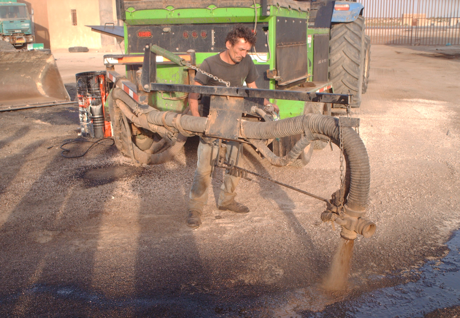 ROAD REPAIR MACHINE