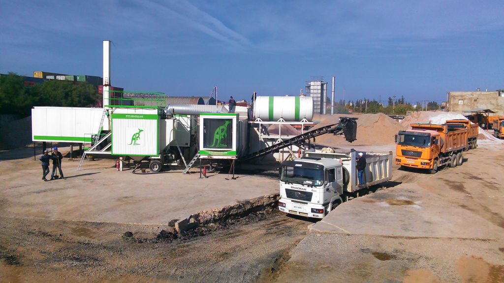 unit for hot asphalt road